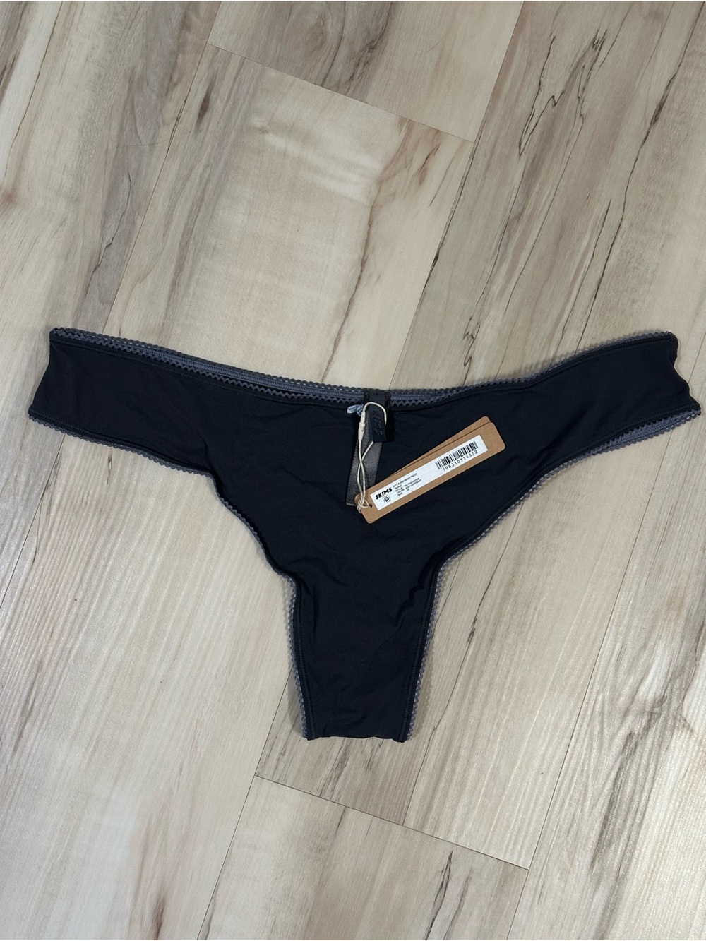 SKIMS Fits Everybody Picot Ash Contrast Thong NWT